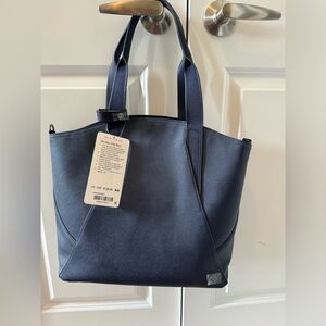 NWT Lululemon All Day Tote Mini NAVY